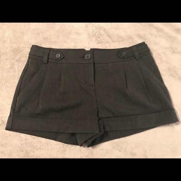 Express Shorts - Picture 1 of 3